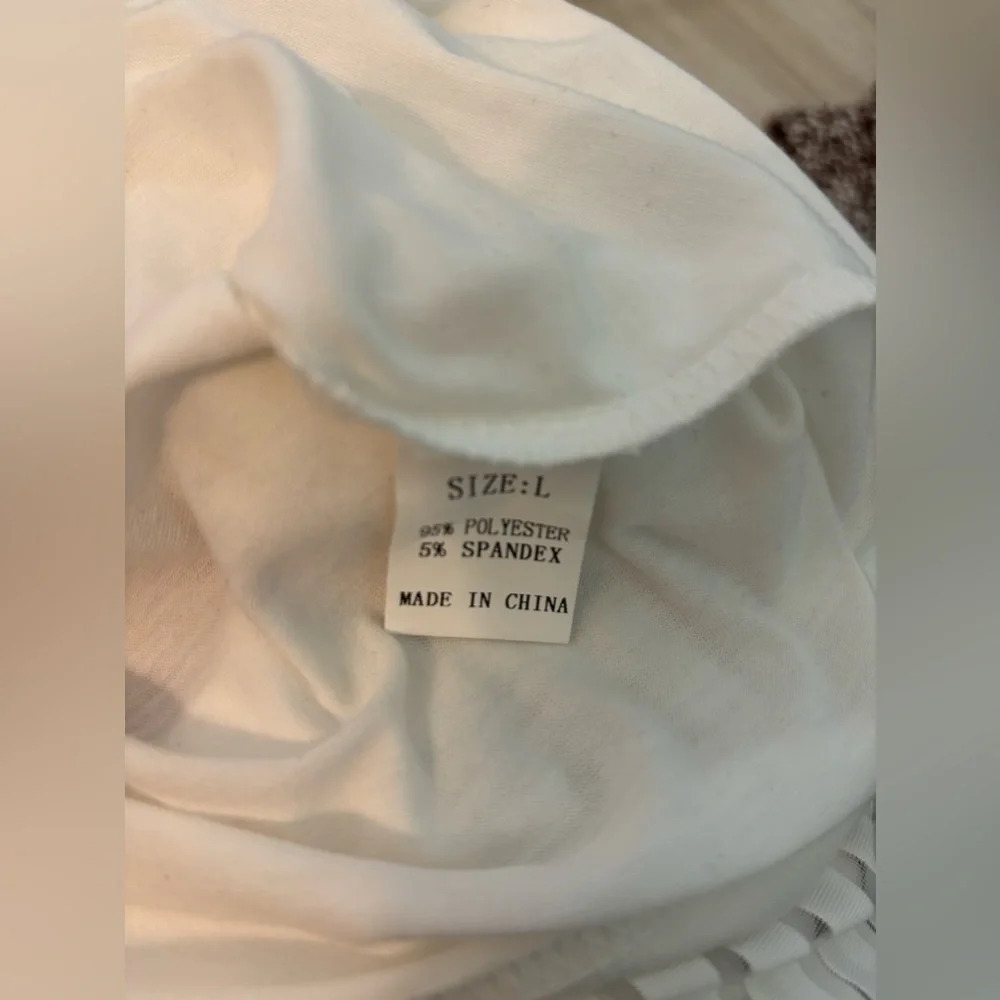 Amazon Women’s V-Neck Long Sleeve T-Shirt White Size L Stripe Sleeves - Picture 4 of 4